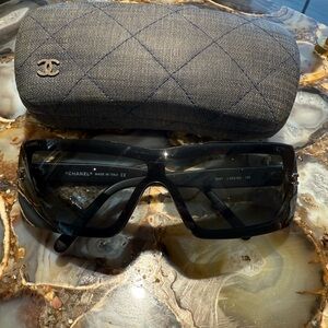 CHANEL Black Sunglasses with Quilted Case